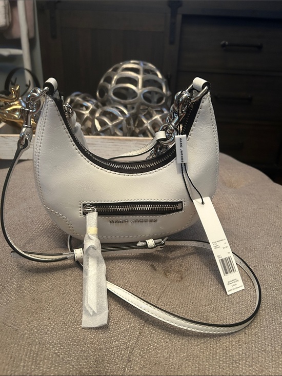 Marc Jacobs Handbags - MARC JACOBS LEATHER CRESCENT BAG